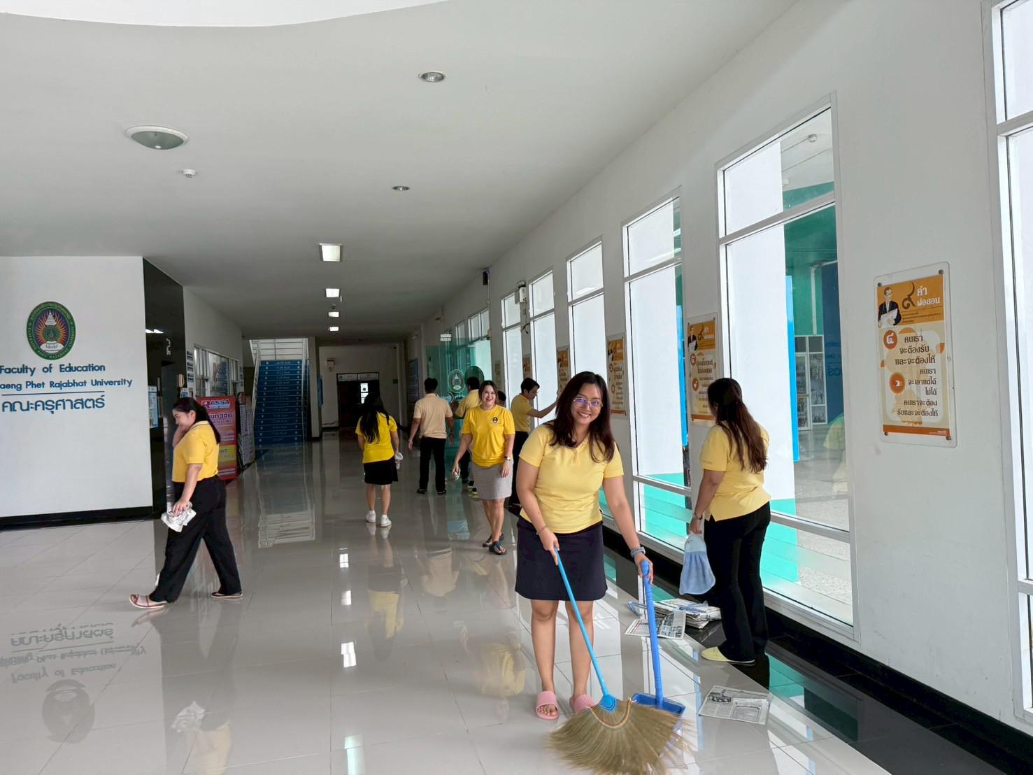 40. กิจกรรมจิตอาสาบำเพ็ญสาธารณะประโยชน์ Big Cleaning Day